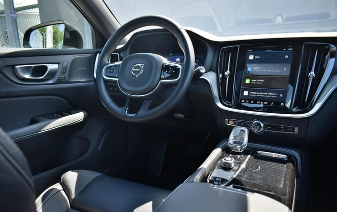 Volvo V60 cena 279900 przebieg: 30000, rok produkcji 2023 z Wrocław małe 407